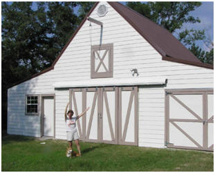Are you planning a new garage, barn, workshop or backyard studio? Check out architect Don Berg's inexpensive, stock pole-barn plans at BackroadHomes.net